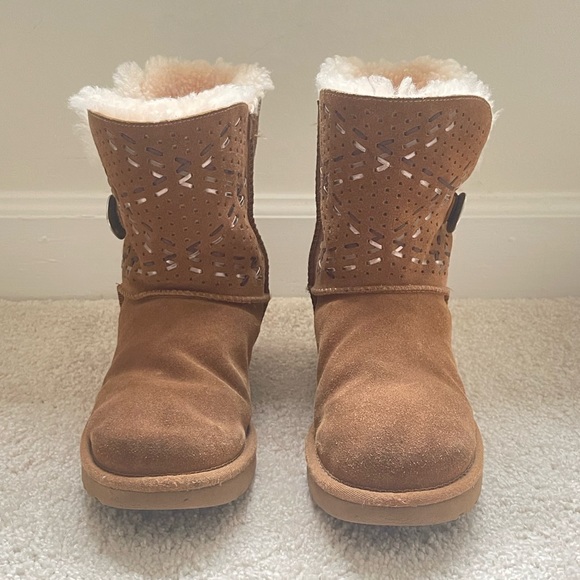 UGG Bailey Button Tehuano Genuine Shearling Boots - 8 - Picture 1 of 10